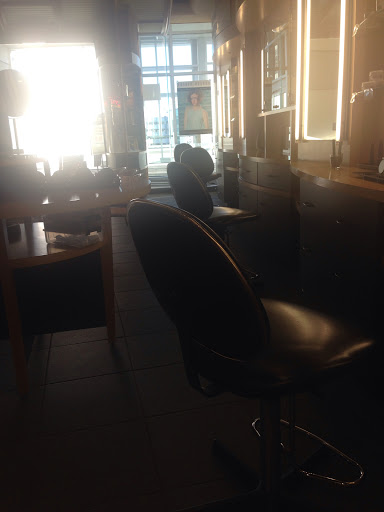 Hair Salon «Philip Pelusi Salons», reviews and photos, 302 S Hills Village, Pittsburgh, PA 15241, USA