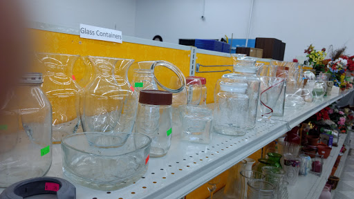 Thrift Store «This-N-That Thrift Store Vancouver Plaza», reviews and photos, 7601 NE Vancouver Plaza Dr, Vancouver, WA 98662, USA