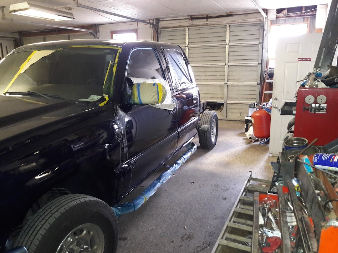 Youngs paint & Body Shop in the city Fayetteville