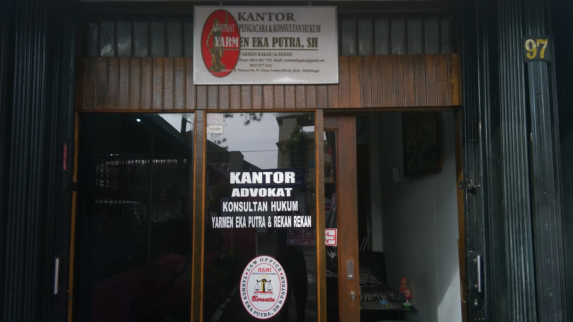 Gambar Kantor Advokat/pengacara & Konsultan Hukum : Yarmen Eka Putra.sh