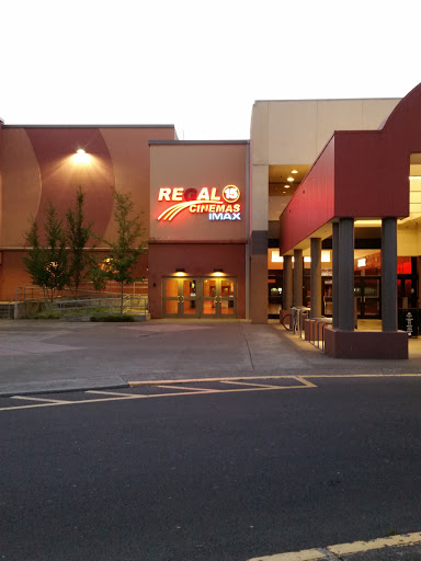 Movie Theater «Regal Cinemas Valley River Center 15 & IMAX», reviews and photos, 500 Valley River Center, Eugene, OR 97401, USA