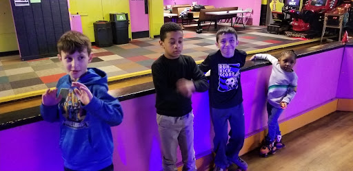 Sporting Goods Store «Hyde Park Roller Magic», reviews and photos, 4178 Albany Post Rd, Hyde Park, NY 12538, USA