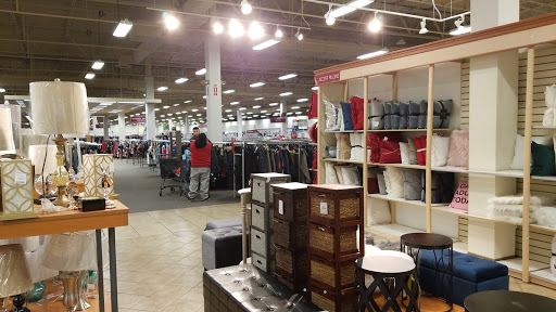 Clothing Store «Burlington Coat Factory», reviews and photos, 1555 S Lake St, Mundelein, IL 60060, USA