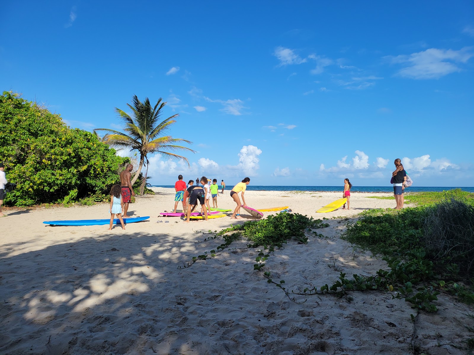 Fotografie cu Plage de Gros Sable și așezarea