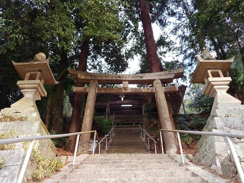 領家八幡神社