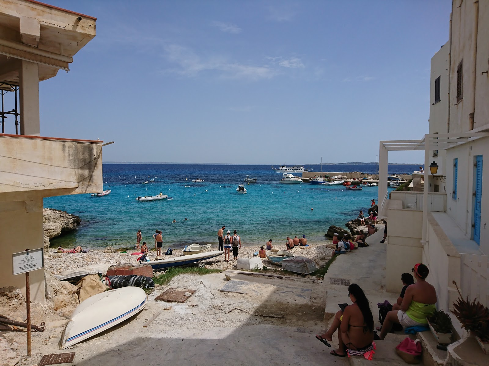 Foto af Cala Dogana beach og bosættelsen