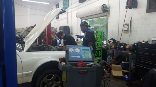 Auto Repair Shop «European Motor Cars-Duluth», reviews and photos, 4095 Pleasant Hill Rd, Duluth, GA 30096, USA