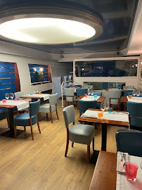 Atmosphère du Restaurant Les Filets Bleus à Royan - n°3