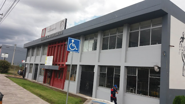 Opiniones de Escuela de Ingeniería de Mantenimiento Industrial en Riobamba - Escuela