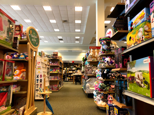 Book Store «Barnes & Noble», reviews and photos, 58 S 32nd St, Camp Hill, PA 17011, USA