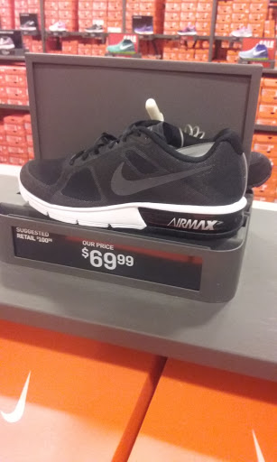 Sporting Goods Store «Nike Factory Store», reviews and photos, 5195 Factory Shops Blvd, Ellenton, FL 34222, USA