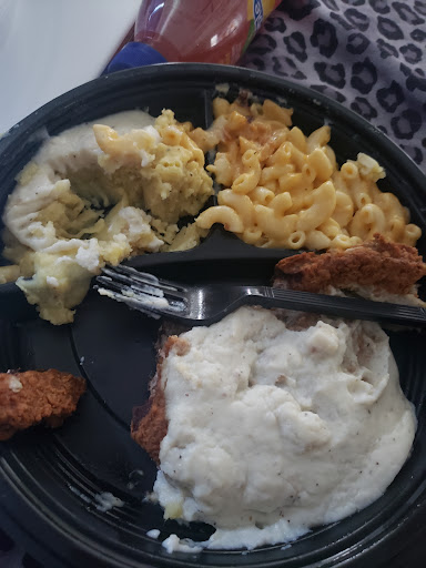 American Restaurant «Cracker Barrel Old Country Store», reviews and photos, 200 Cracker Barrel Dr, Clarksville, TN 37040, USA