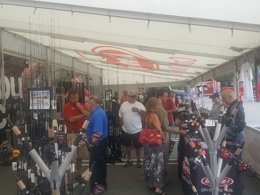 Fishing Store «Green Top Sporting Goods, Corporation.», reviews and photos, 10150 Lakeridge Pkwy, Ashland, VA 23005, USA