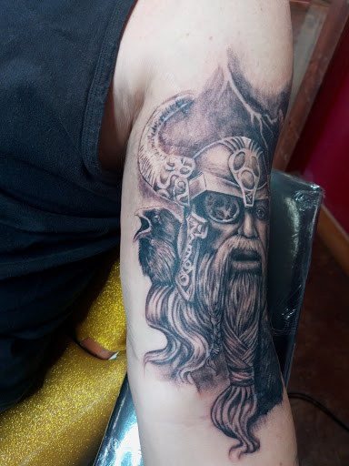 Tattoo Shop «Fast Lane Tattoo (Oracle Rd.)», reviews and photos, 3801 N Oracle Rd, Tucson, AZ 85705, USA