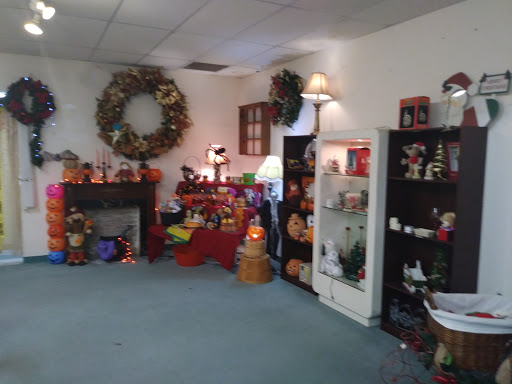 Thrift Store «Crystal River Super Thrift Store», reviews and photos, 820 S Suncoast Blvd, Homosassa, FL 34448, USA