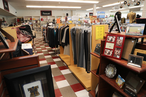 Thrift Store «Lodi House Thrift Store», reviews and photos, 221 W Lodi Ave, Lodi, CA 95240, USA