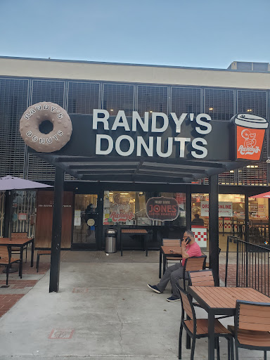 Shopping Mall «Shops On Lake Avenue», reviews and photos, 345 S Lake Ave, Pasadena, CA 91101, USA