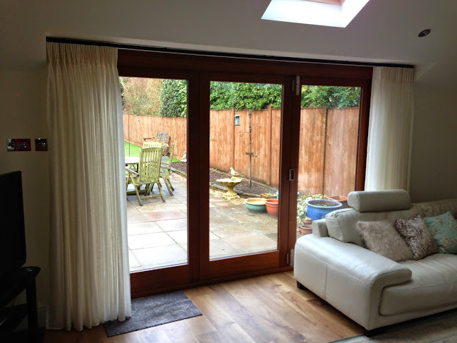 Comments and reviews of Hangman Curtain & Blinds Ltd