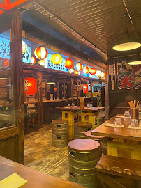 Atmosphère du Restaurant de nouilles (ramen) iSSHIN Ramen Olympiades - spécialités de ramen japonais à Paris - n°9