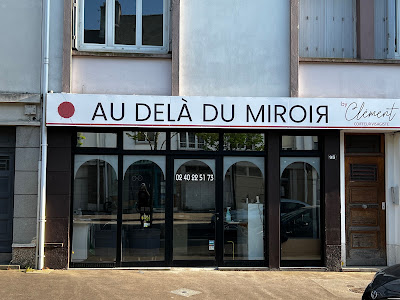 Au delà du miroir By Clément à Saint-Nazaire