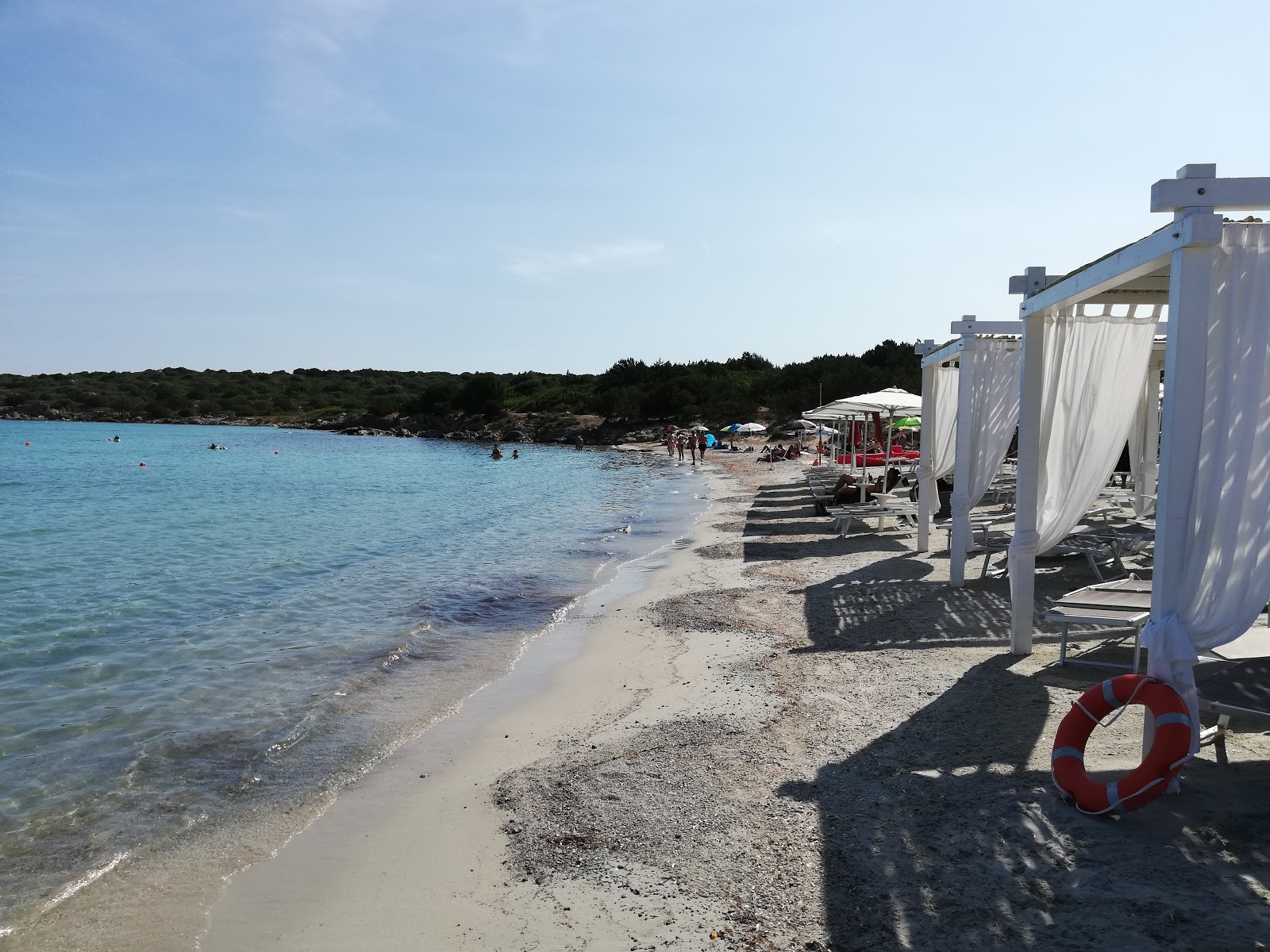 Foto de Spiaggia di Cala Sabina área de resort de praia