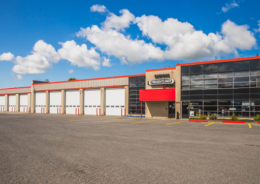 Camions Freightliner Et Sterling Drummondville Inc, 5770 Place Kubota, Drummondville, QC J2B 6V4, Canada, 