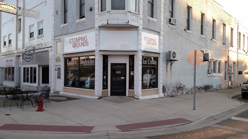 Stomping Grounds Coffee & Ice Cream, 200 N Saginaw St, Durand, MI 48429, USA, 