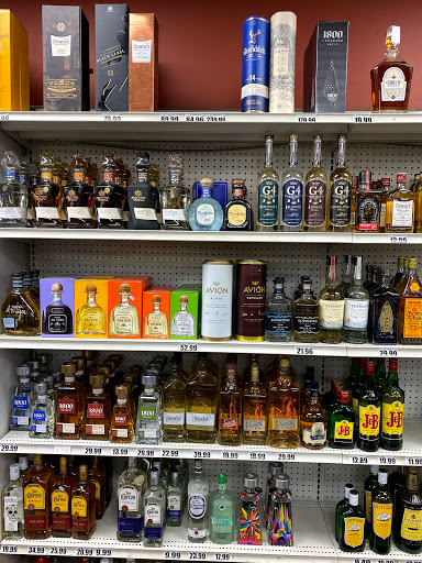 Beer Store «Fenton Party Shop», reviews and photos, 502 W Silver Lake Rd, Fenton, MI 48430, USA