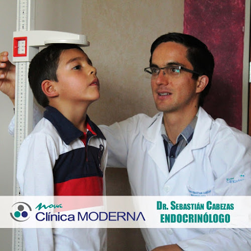 Dr. Sebastián Cabezas Andrade Endocrinólogo - Médico