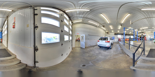 Used Car Dealer «Wayne Hall Chrysler Jeep Dodge», reviews and photos, 507 E Main St, Anamosa, IA 52205, USA