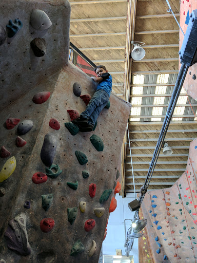 Gym «Hangar 18 Indoor Climbing Gym - Upland», reviews and photos, 256 E Stowell St, Upland, CA 91786, USA