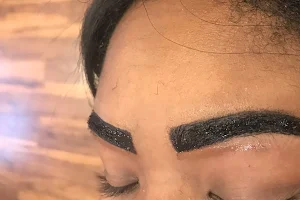 Beautiful Eyebrow Threading & Henna image