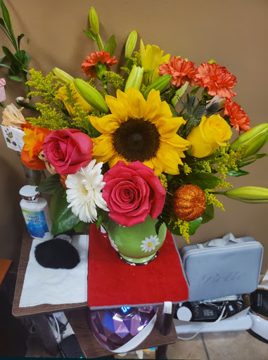 Florist «Irish Rose and GIfts», reviews and photos, 33608 W Seven Mile Rd, Livonia, MI 48152, USA