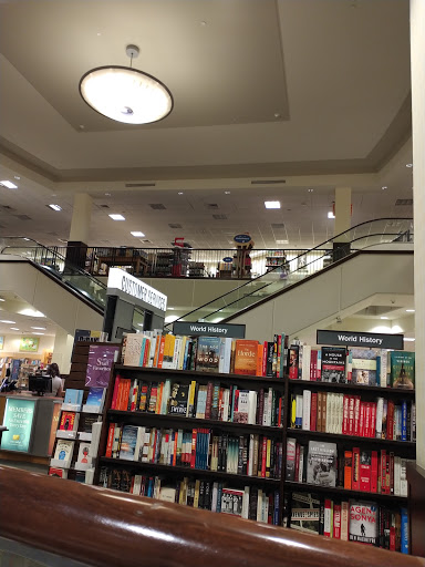 Book Store «Barnes & Noble», reviews and photos, 600 Burr Ln, Lake Grove, NY 11755, USA