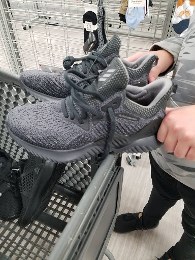 Clothing Store «Burlington Coat Factory», reviews and photos, 600 Northtown Dr, Blaine, MN 55434, USA