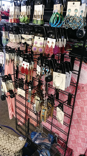 Used Clothing Store «Clothes Mentor», reviews and photos, 11800 S Cleveland Ave, Fort Myers, FL 33907, USA