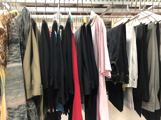 Dry Cleaner «ZIPS Dry Cleaners», reviews and photos, 3011 Columbia Ave, Lancaster, PA 17603, USA