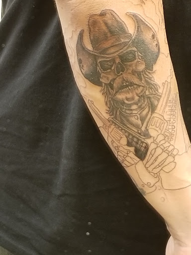 Body Piercing Shop «Hydravolve Studios Tattoo and Body Piercing», reviews and photos, 409 N White Horse Pike, Somerdale, NJ 08083, USA