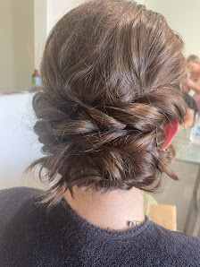 Simply Elegant Hair 38 Islandview St, Barellan Point QLD 4306, Australia