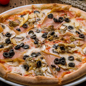Gussysus Restaurant Pizzeria Aversa Via Salvatore, 81030 Gricignano di Aversa CE, Italia