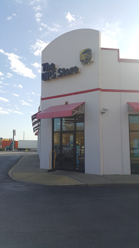 Shipping and Mailing Service «The UPS Store», reviews and photos, 1146 S Waukegan Rd, Waukegan, IL 60085, USA