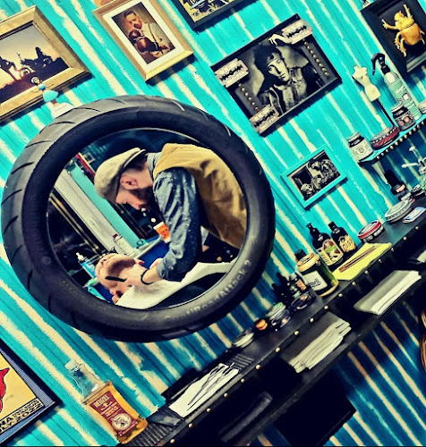 Luke-holič z garáže - Holičství