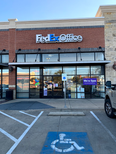 FedEx Office Print & Ship Center, 5615 Colleyville Blvd #210, Colleyville, TX 76034, USA, 