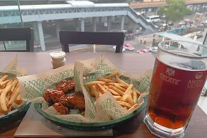 Wingstop image