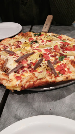 Pizza Restaurant «Round Table Pizza», reviews and photos, 16444 Boones Ferry Rd, Lake Oswego, OR 97035, USA