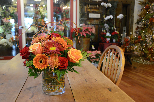 Florist «Carousel Flowers by Shamrock Garden Florist», reviews and photos, 527 S York St, Elmhurst, IL 60126, USA