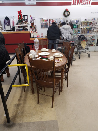 Thrift Store «Red White & Blue Thrift Store», reviews and photos, 650 Wolcott St #5, Waterbury, CT 06705, USA