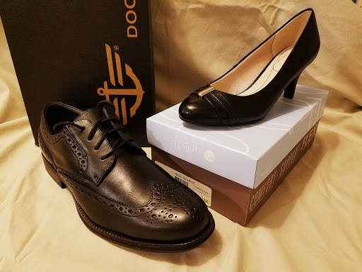 Shoe Store «Rack Room Shoes», reviews and photos, 2809 Battleground Ave, Greensboro, NC 27455, USA