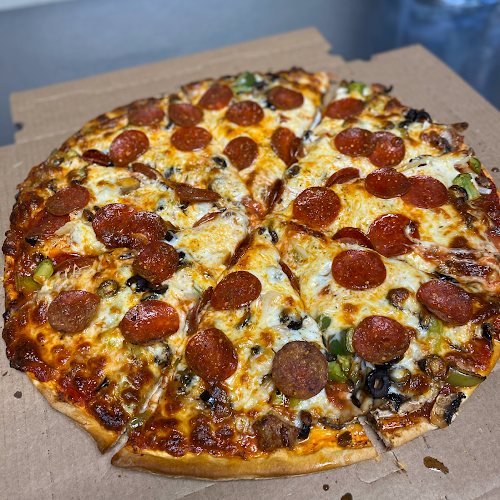 Best Thin Crust pizza place in Waukesha - Sal’s Pizza Waukesha