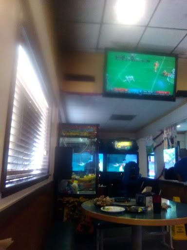 Pizza Restaurant «Round Table Pizza», reviews and photos, 16740 Monterey Rd, Morgan Hill, CA 95037, USA